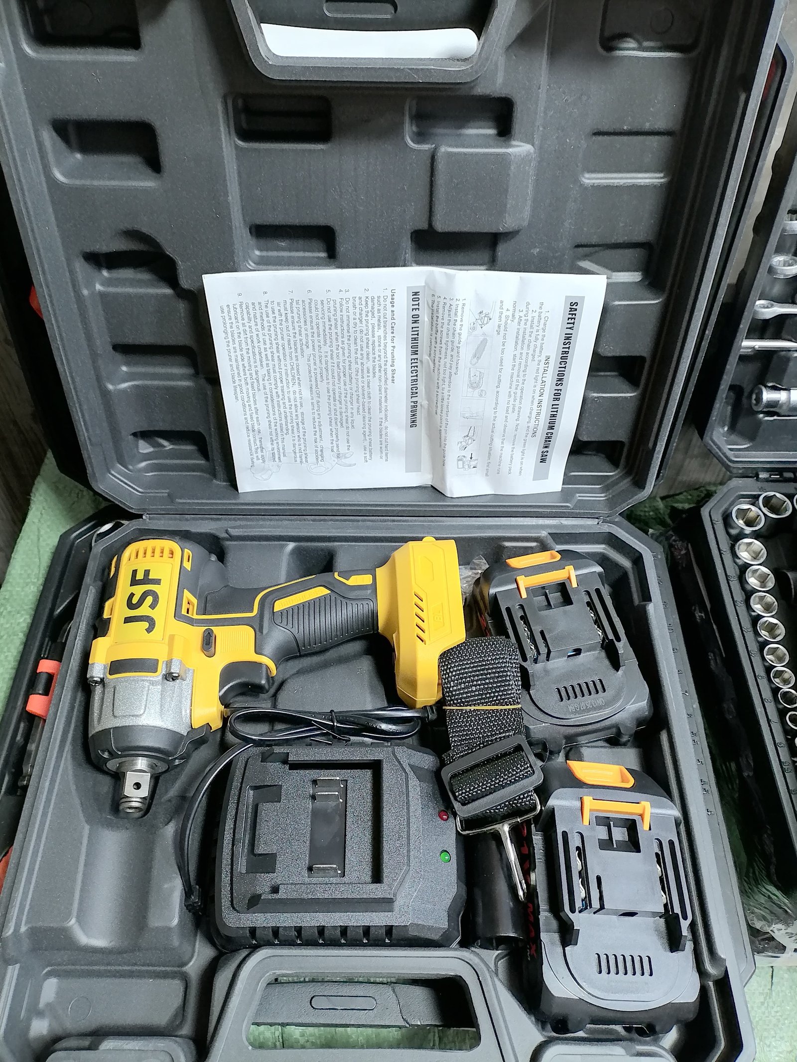 Llave / Pistola de Impacto Inalámbrica JSF (Kit con maletín)